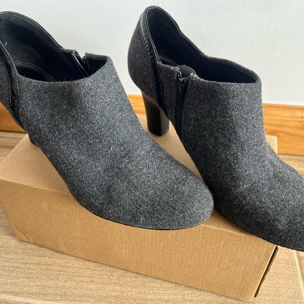 Liz Claiborne Charcoal Heeled Boots